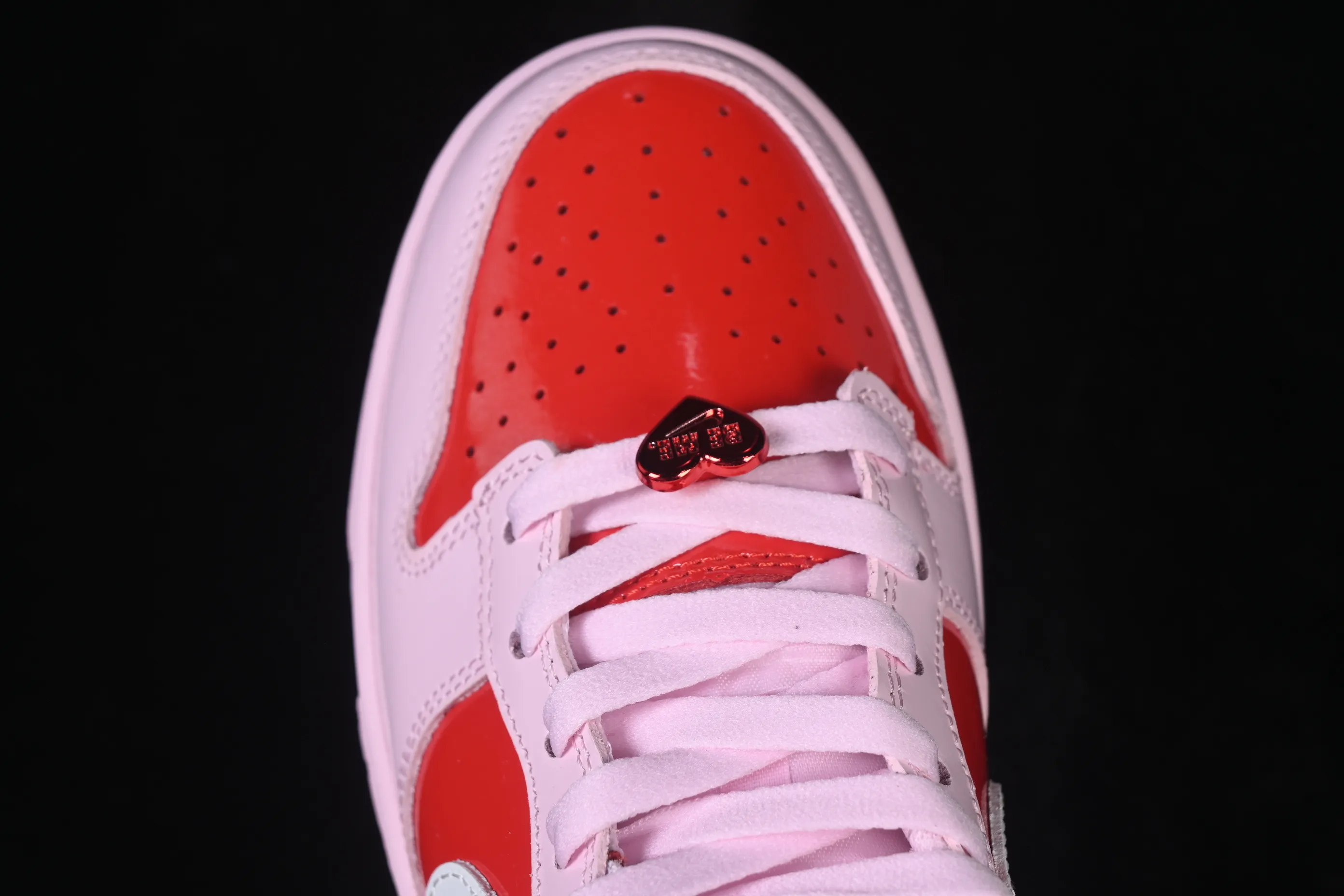 All categories Nk SB Dunk series Nk SB Dunk Low low-top sneakers Nike SB Dunk Low Valentine's Day limited low-top casual skateboard shoes IQ0218-663